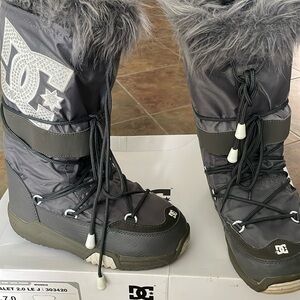 DC CHALET 2.0 BOOTS USED